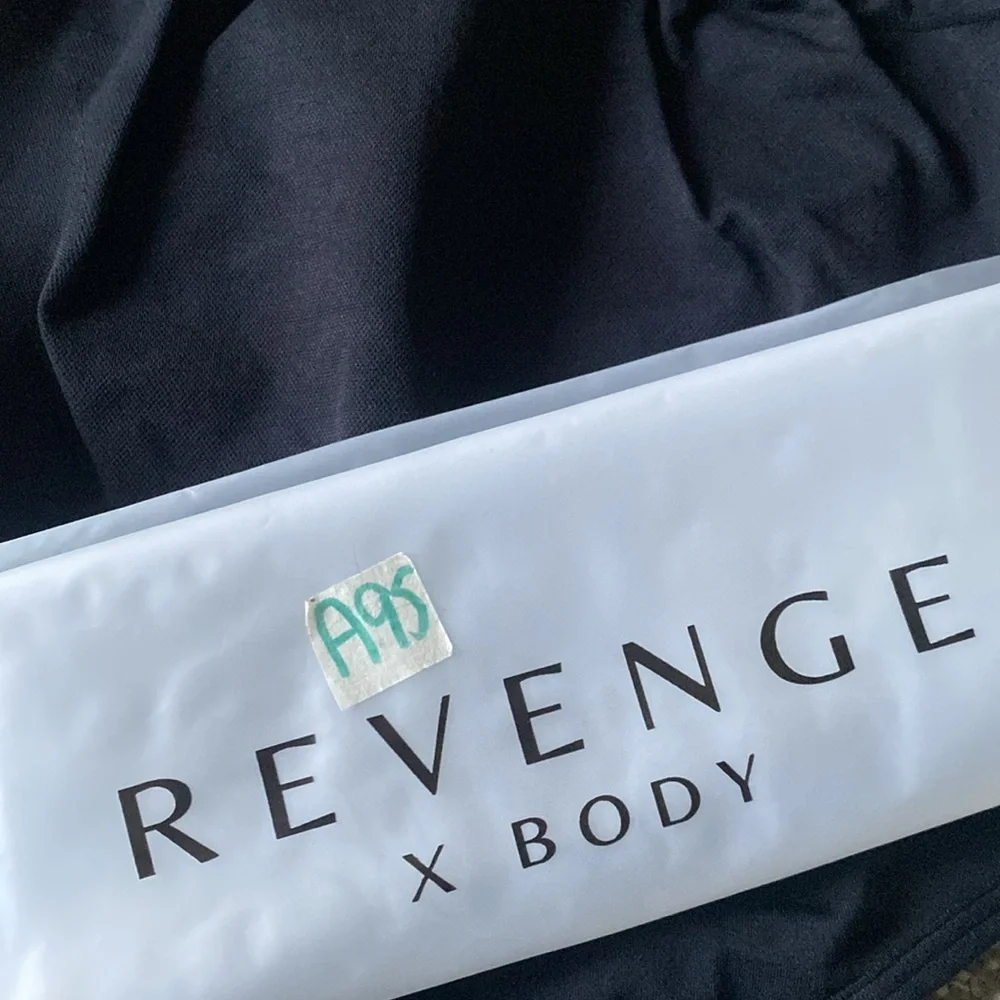 NWT Revenge X Body Square Neck Snatched Bodysuit Black S A95‎